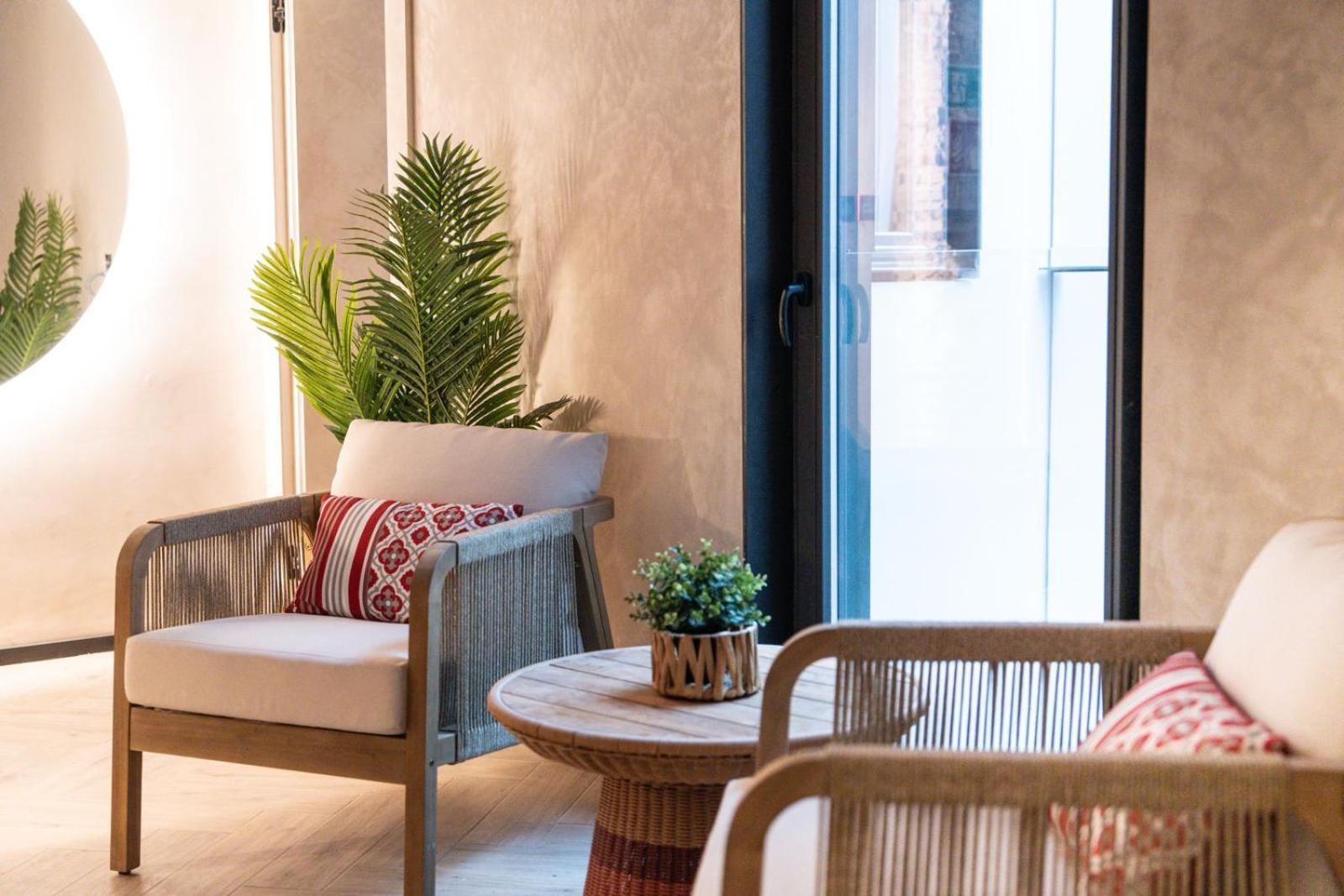 Hotel Amiras Homes Collection