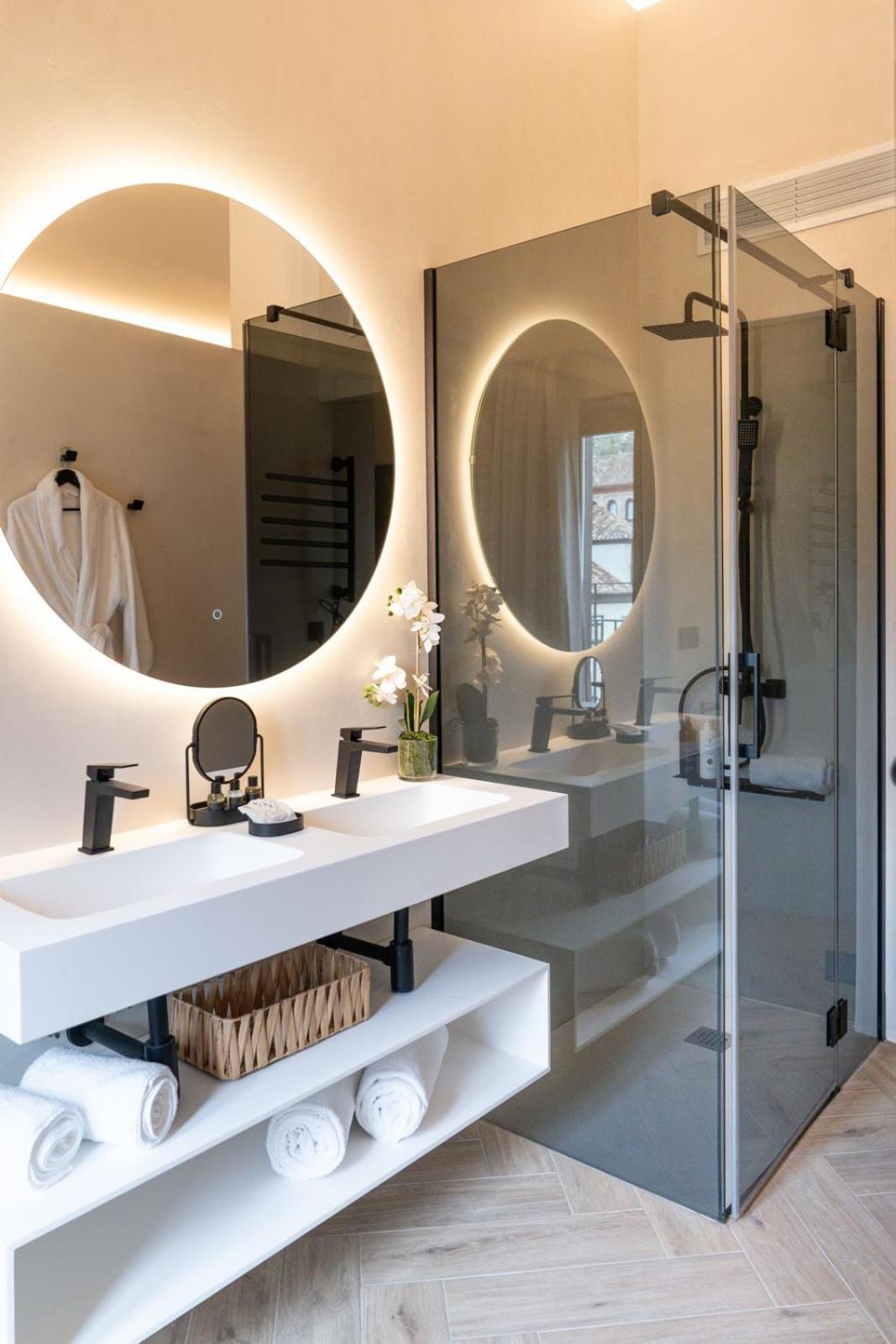 Amiras Homes Collection Granada